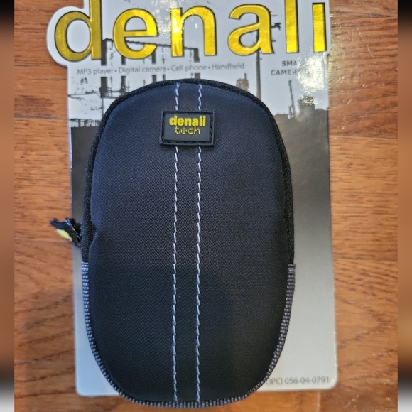 Denali Tech Small Camera Case - Picture 2 of 3